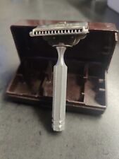 Ancien rasoir mécanique sureté STAR Cadet Made in England dans sa boîte Bakélite