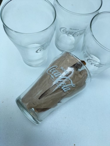 Petits verres buvez coca - petits,
