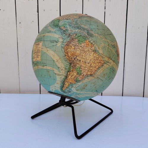 Globe terrestre lumineux - , en