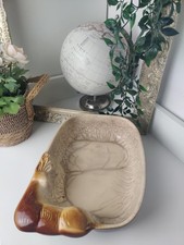 Plat ancien céramique vernissée décor cerf – faïence artisanale vintage