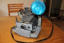 Polaroid 230 + flash