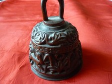 petite cloche en bronze-sculte