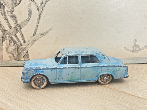 Ancienne voiture miniature - ancienne,