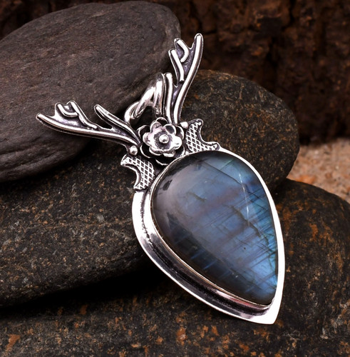 Bijou pendentif fait - main, en