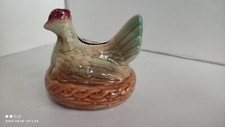 Ancienne tirelire à casser en faïence poule couvant sur son nid