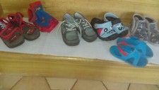 LOT 6 PAIRES DE CHAUSSURES POINTURE 22