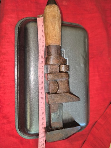 Clef molette marteau girard - à,