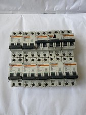 10x Disjoncteur multi9 C60N C6 Courbe C 6 - MERLIN GERIN (24200)