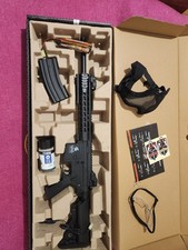 Réplique airsoft M4 noir lancer tactical 