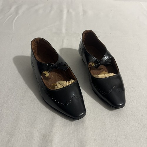 Chaussures enfants anciennes - chaussures,
