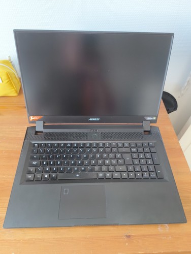 Gigabyte aorus i7 - 17,