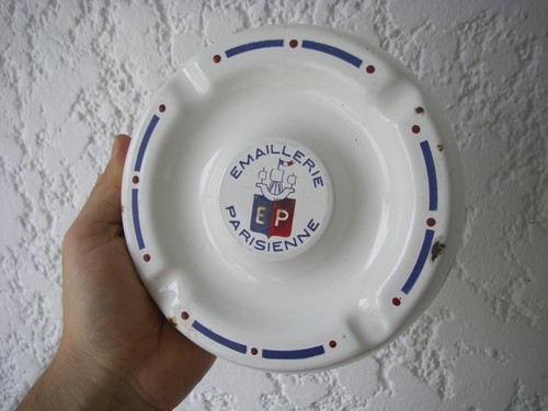 Ancien cendrier émaillé - ancien,
