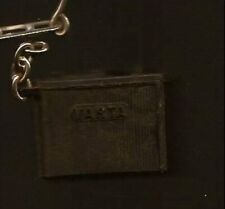 02 : PORTE CLES FIGURINE BATTERIE VOITURE VARTA