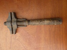 Ancienne clé à griffe clé