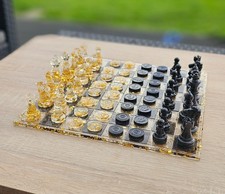 échiquier en résine fait