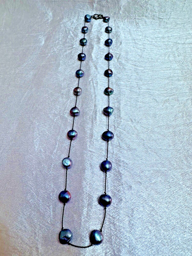 Black pearl station necklace - black,