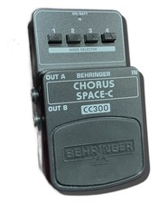 Pédale chorus BEHRINGER CC300