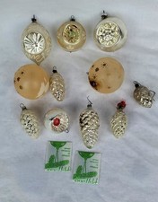 Anciennes Décorations Noël. Boules Verre Soufflé Églomisé. Pommes De Pin. Creuse