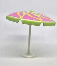 PARASOL VERT SUR PIED BLANC