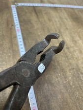 Pince Robuste, outil ancien