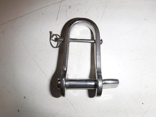 Halyard Shackle Captive 5/16"