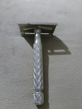 Ancien rasoir gillette en métal chromé poignée aluminium strié