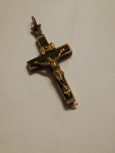 Croix religieuse ancienne - croix,