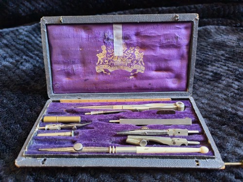 Coffret ancien compas - coffret,