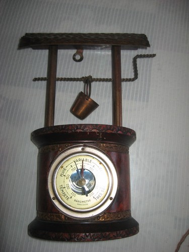 Ancien baromètre forme de - baromètre, en