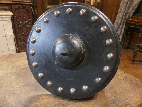 Arme hast bouclier - d'hast,