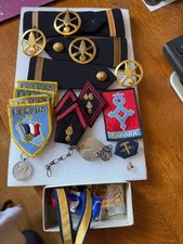 lot militaire épaulette écussons BERLIN SAHARA insignes plaque identité médaill