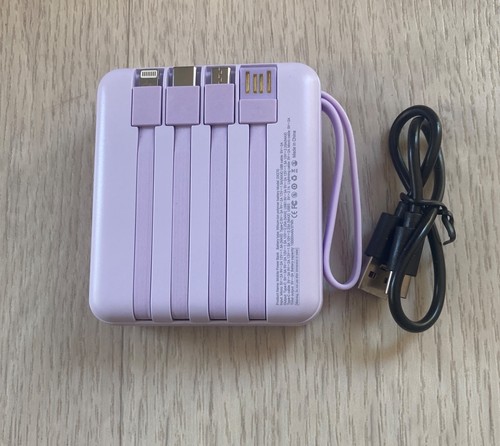 Batterie externe violette