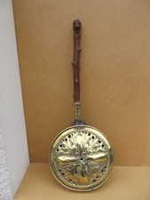 ancienne bassinoire chaufferette cuivre art populaire manche canne grotesque