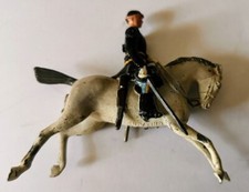 Soldat de plomb ancien