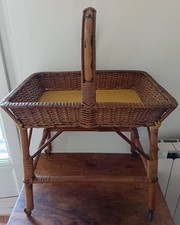 Vintage 50/60's: jolie desserte corbeille à roulettes en rotin et bambou  Cxx