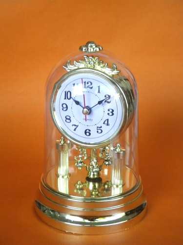 Horloge dôme pendule sous - dôme, /