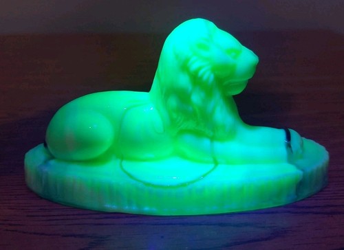 Summit art glass oscar - summit, lion