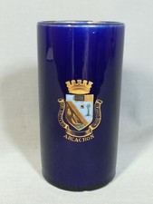 POT À CRAYONS, VASE BLEU DE FOUR ARMOIRIE D'ARCACHON ÉMAIL LÉGÈREMENT EN RELIEF 