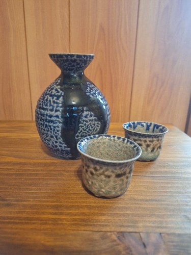Ensemble bouteille saké - de,