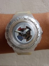 Montre SWATCH squelette, pile neuve