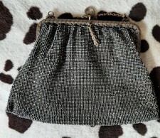 Belle Minaudière Aumonière Ancienne Sac bal Bourse Perles brodées Joli fermoir