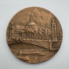 Médaille Artistique En Bronze « Grand Palais - Paris »