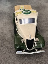 Ford v8 1/18 bburago 