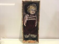 poupée de collection en porcelaine