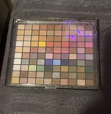 100 Piece Eyeshadow Palette