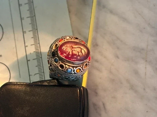 Imposante bague orientale
