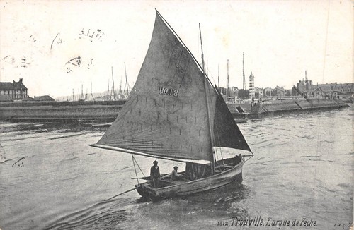 Cpa trouville barque de - 14,