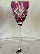 VERRE A PIED EN CRISTAL  ST LOUIS MODELE CHANTILLY COULEUR AMETHYSTE NEUF