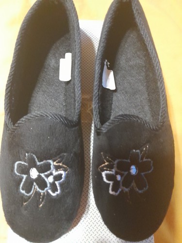 Pantoufles femme noir fleurie - pantoufles,