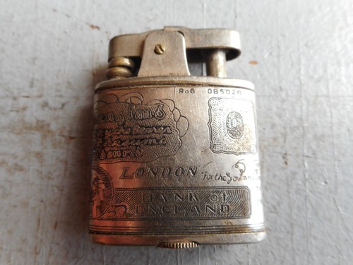 Très jolis ancien briquet - très,